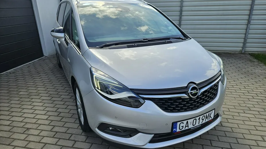 OPEL Zafira -