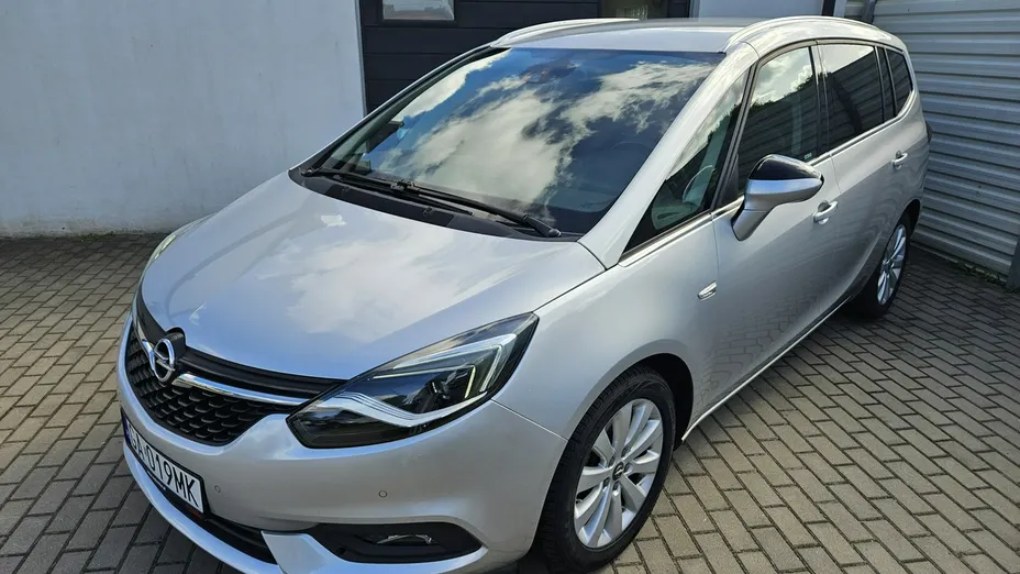 OPEL Zafira -
