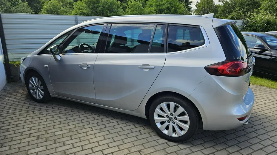 OPEL Zafira -