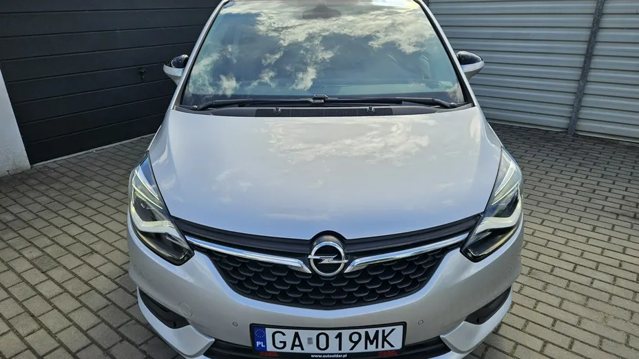 OPEL Zafira -