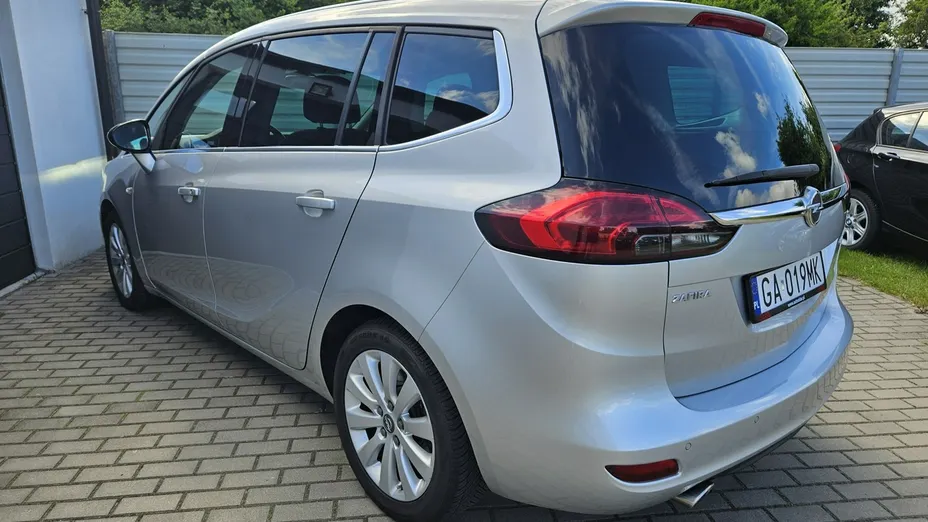 OPEL Zafira -