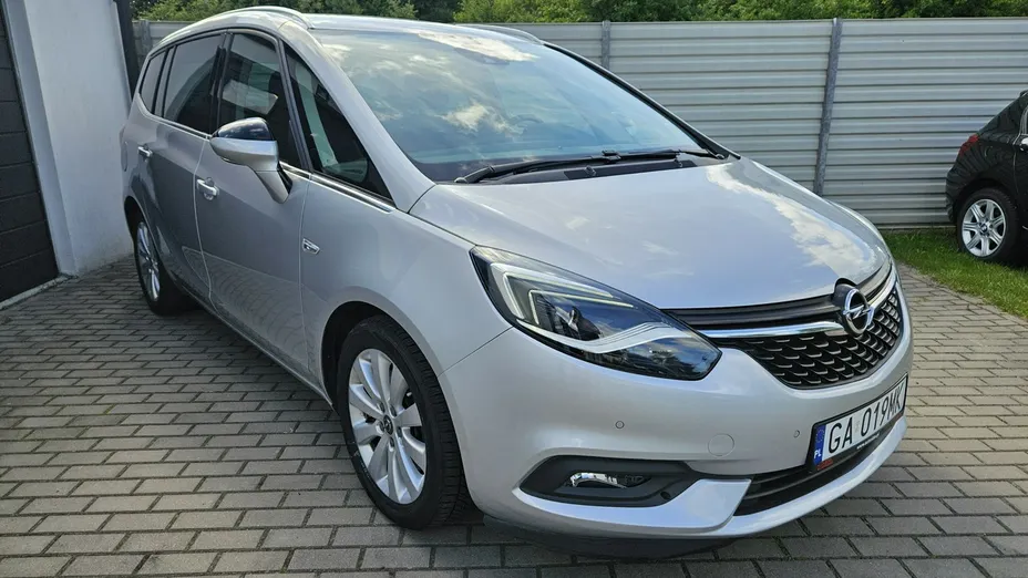 OPEL Zafira -
