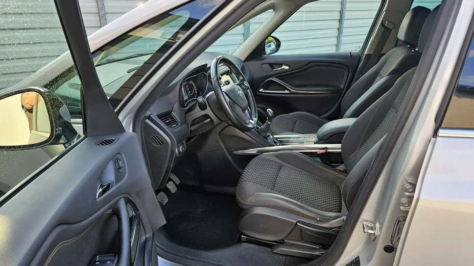 OPEL Zafira -
