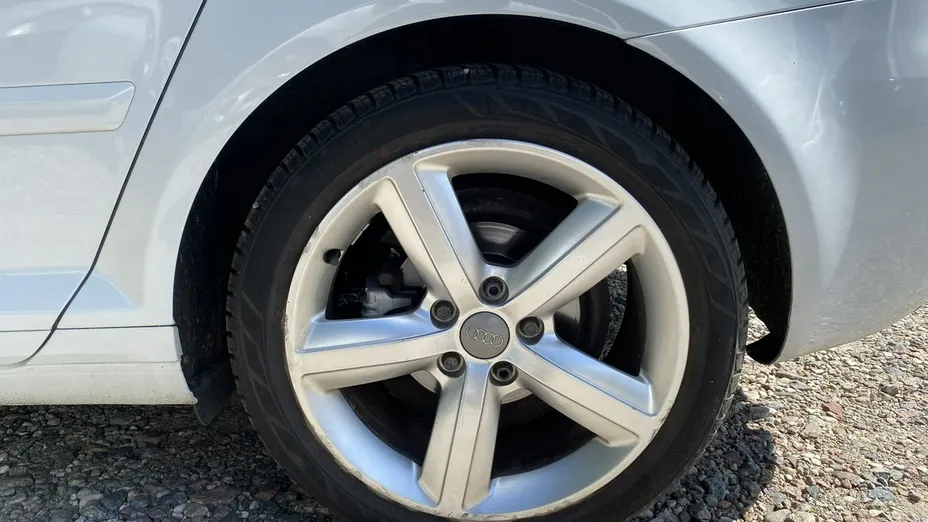 AUDI A4 -