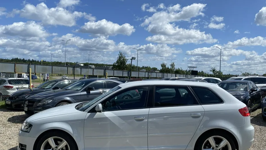 AUDI A4 -