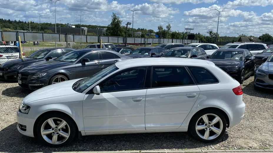 AUDI A4 -