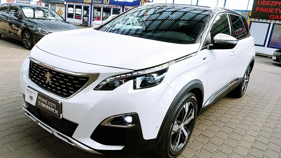 PEUGEOT 5008 -
