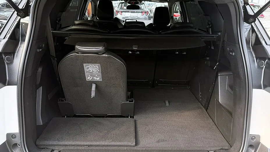 PEUGEOT 5008 -