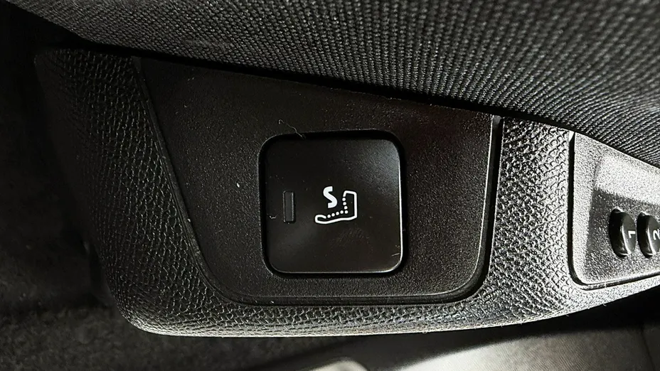 PEUGEOT 5008 -