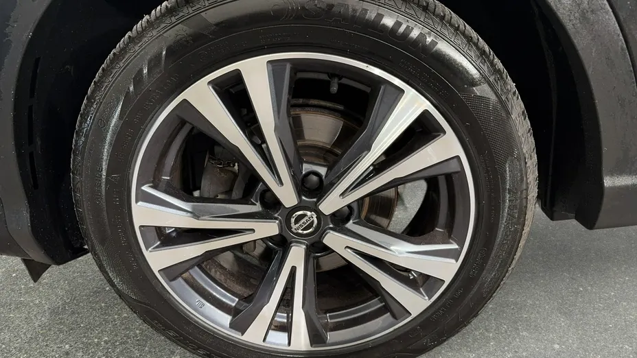 NISSAN Qashqai -