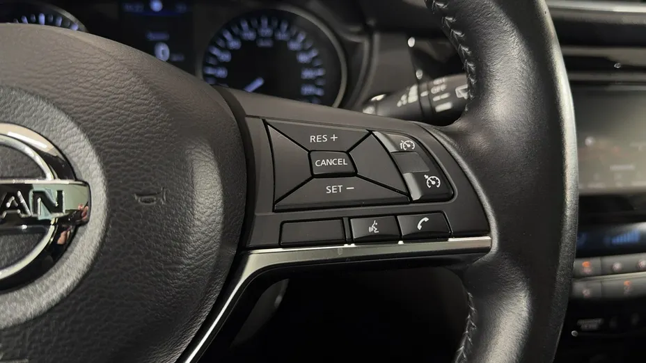 NISSAN Qashqai -