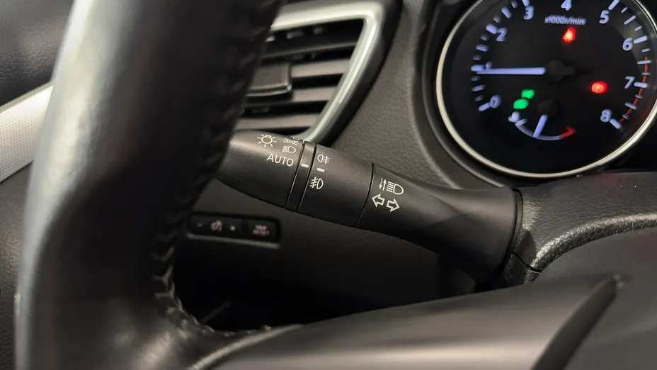 NISSAN Qashqai -
