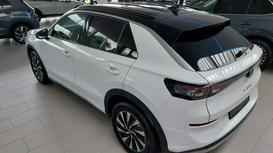 VOLKSWAGEN T-ROC -