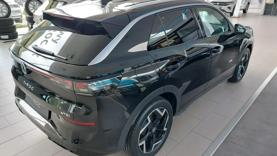 VOLKSWAGEN T-ROC -