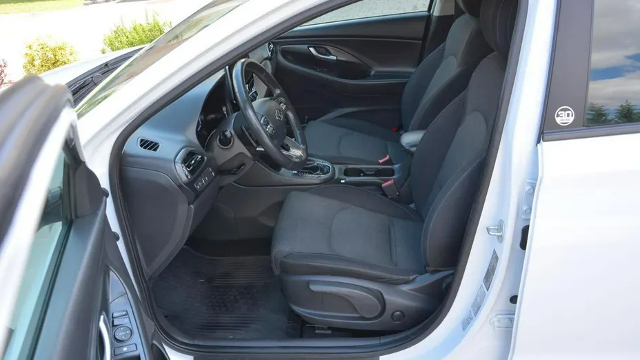 HYUNDAI i30 -