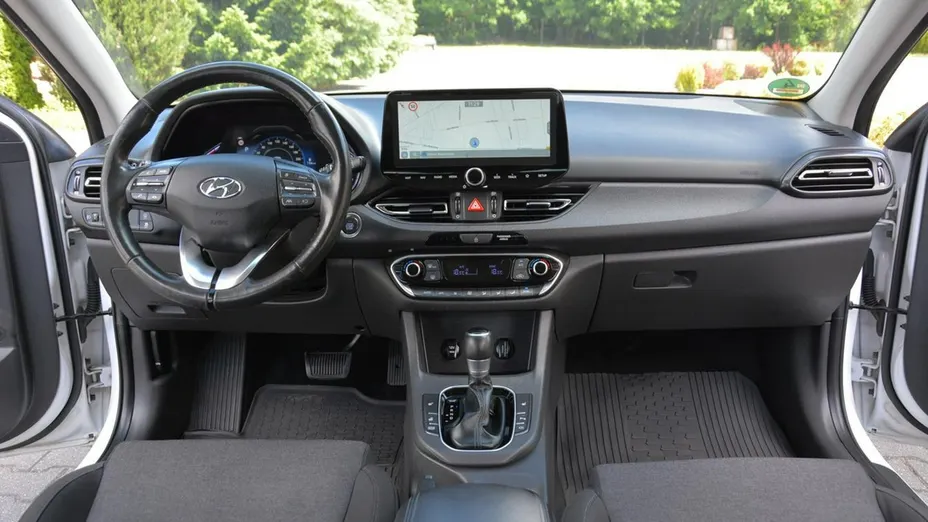 HYUNDAI i30 -