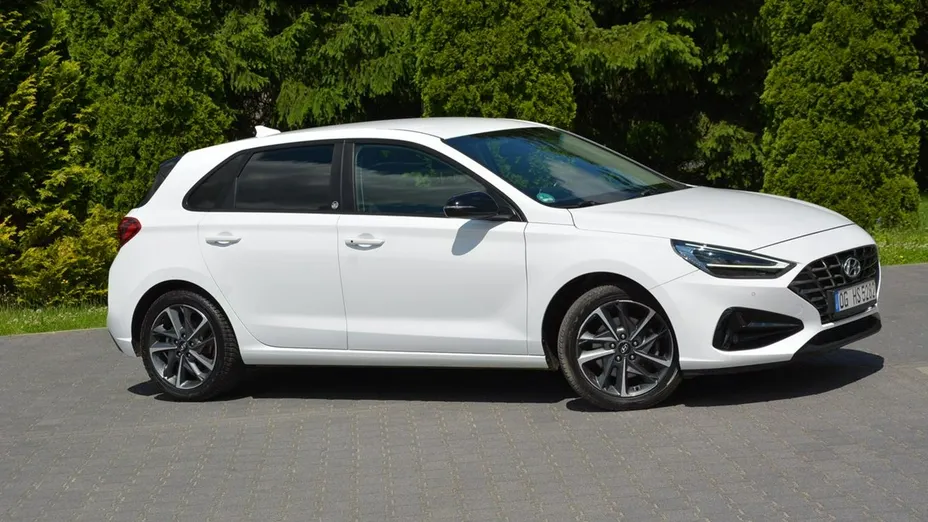 HYUNDAI i30 -