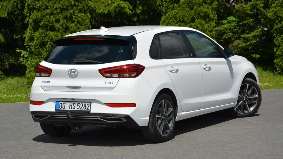 HYUNDAI i30 -