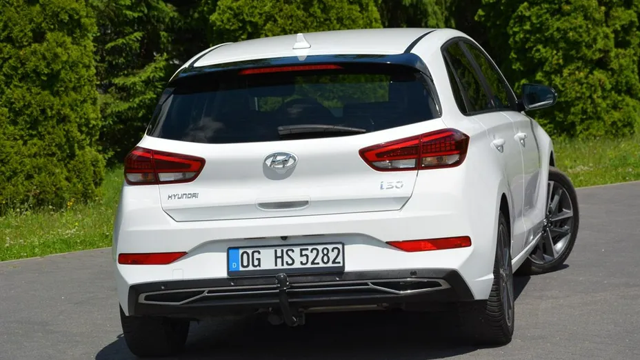 HYUNDAI i30 -
