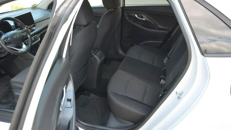 HYUNDAI i30 -
