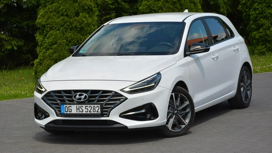 HYUNDAI i30 -