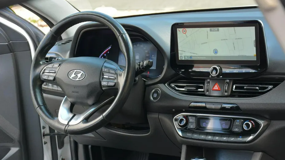HYUNDAI i30 -