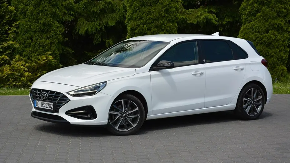 HYUNDAI i30 -