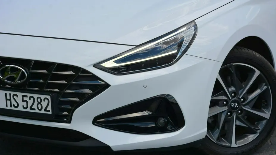 HYUNDAI i30 -