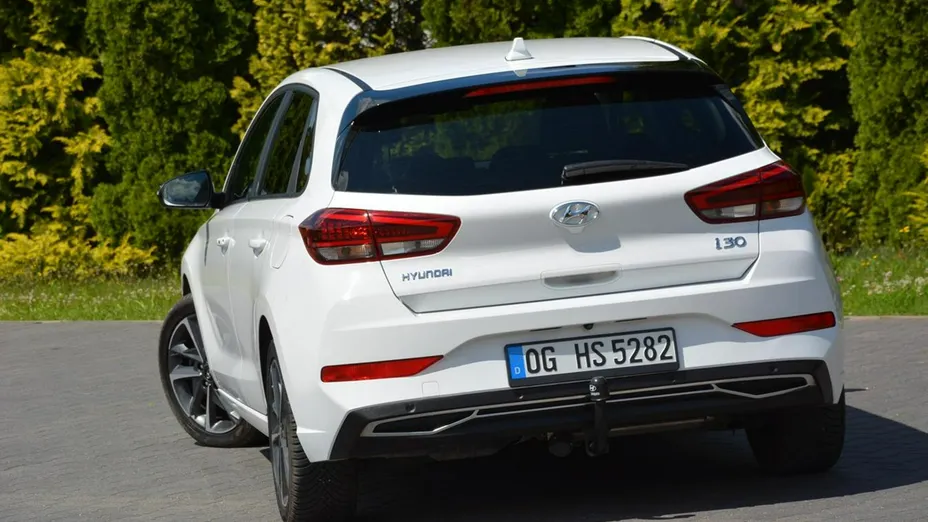 HYUNDAI i30 -