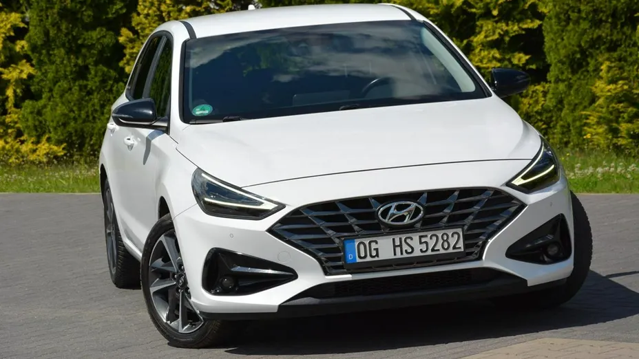 HYUNDAI i30 -