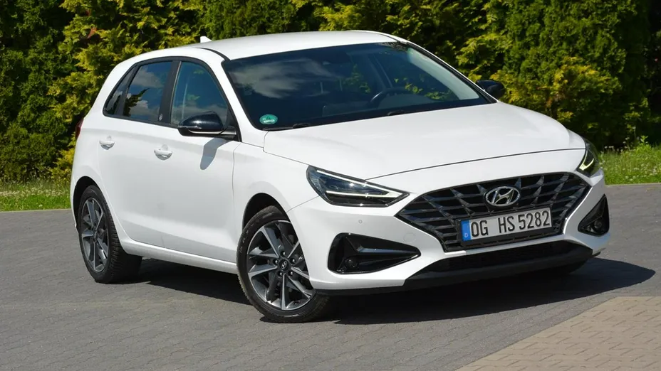HYUNDAI i30 -