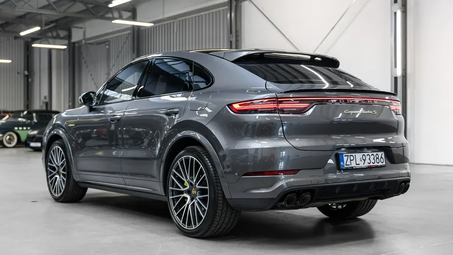 PORSCHE Cayenne -