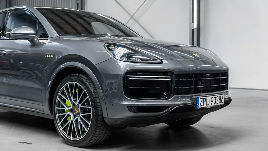 PORSCHE Cayenne -