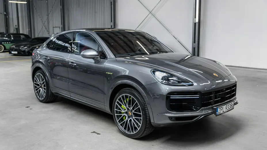PORSCHE Cayenne -