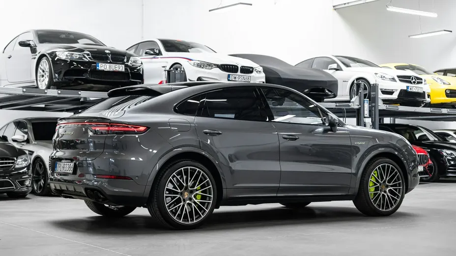 PORSCHE Cayenne -