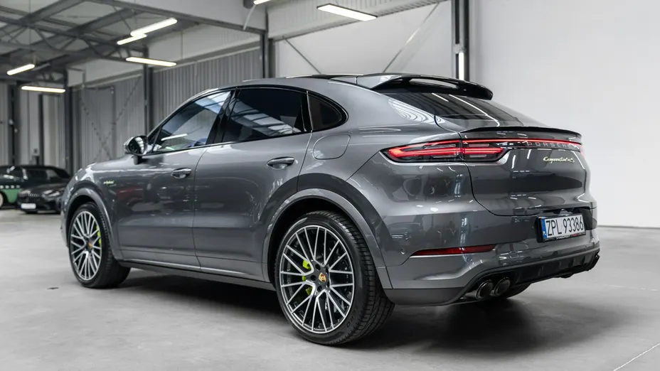PORSCHE Cayenne -