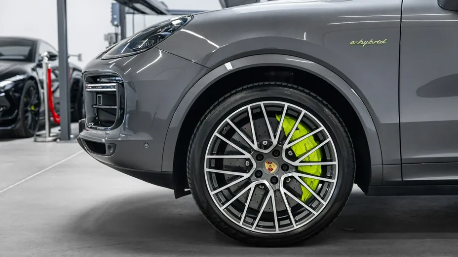 PORSCHE Cayenne -