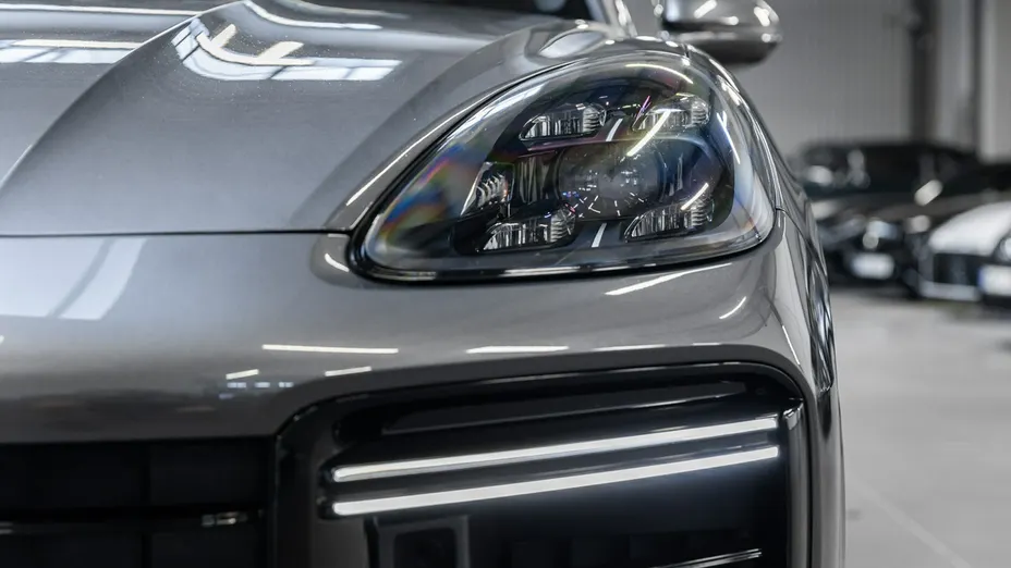 PORSCHE Cayenne -