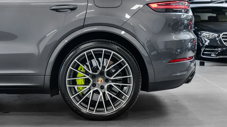 PORSCHE Cayenne -