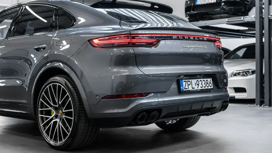 PORSCHE Cayenne -