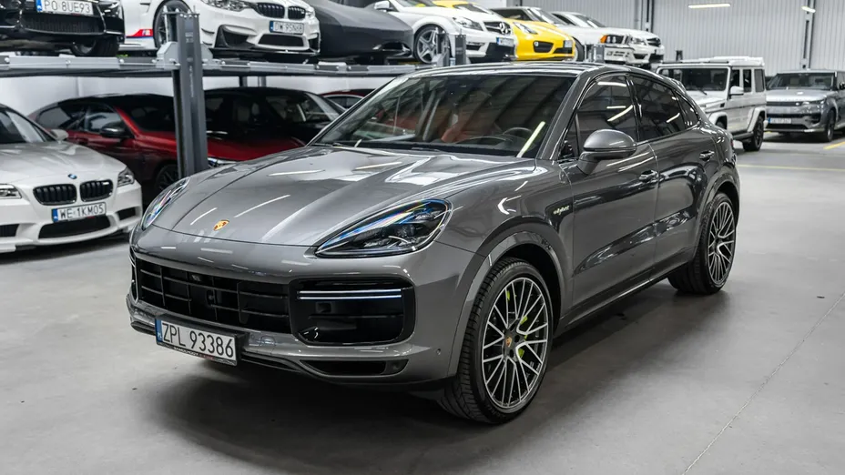 PORSCHE Cayenne -