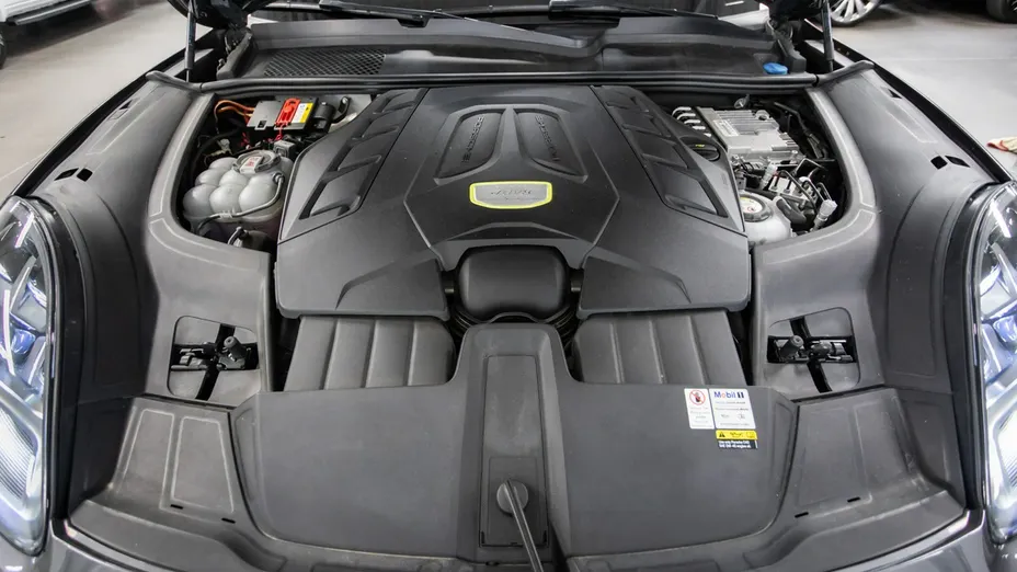 PORSCHE Cayenne -