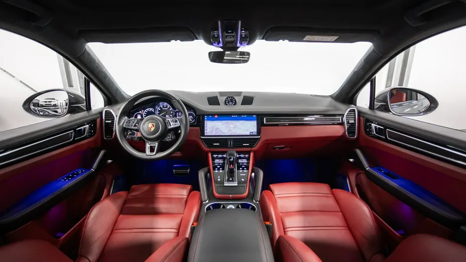 PORSCHE Cayenne -