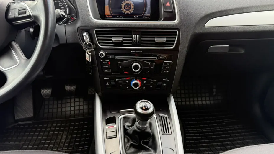 AUDI Q5 -