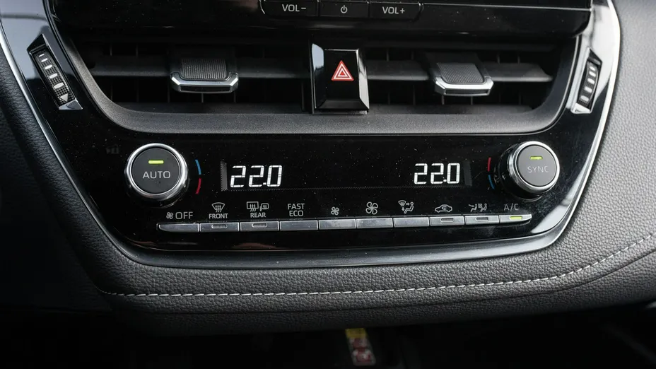 TOYOTA Corolla -