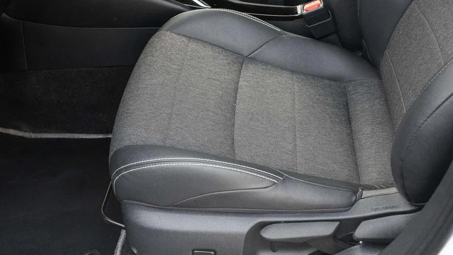TOYOTA Corolla -