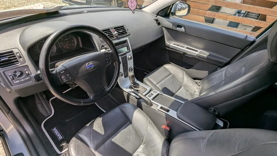 VOLVO V50 -