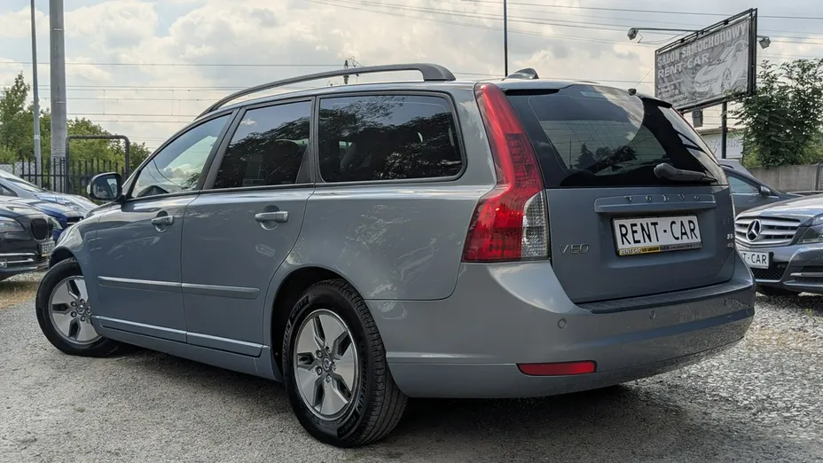 VOLVO V50 -