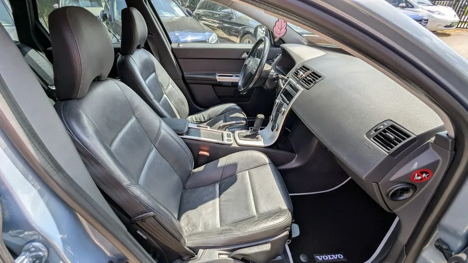 VOLVO V50 -