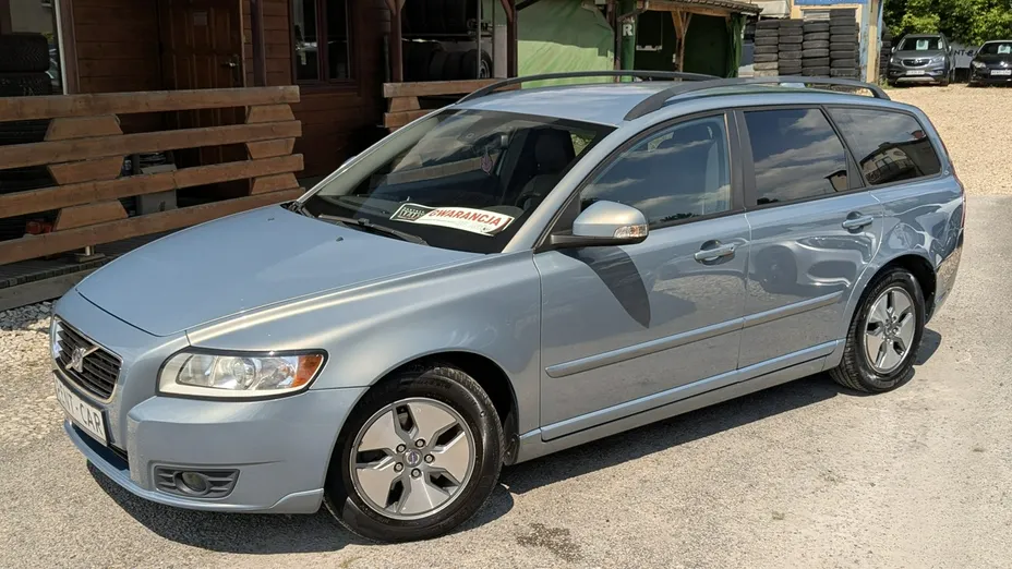 VOLVO V50 -